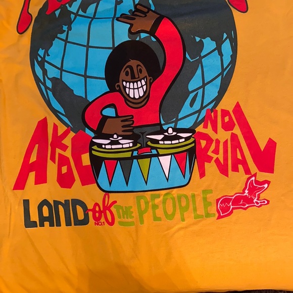 AKOO - OLD GOLD 
“AFRICA - LAND OF THE PEOPLE”
MEN’S SHORT SLEEVE TEE, Sz S, NEW - Picture 3 of 7